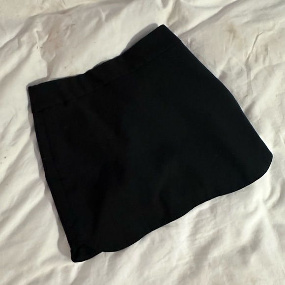 Zara black mini skirt - Picture 2 of 3